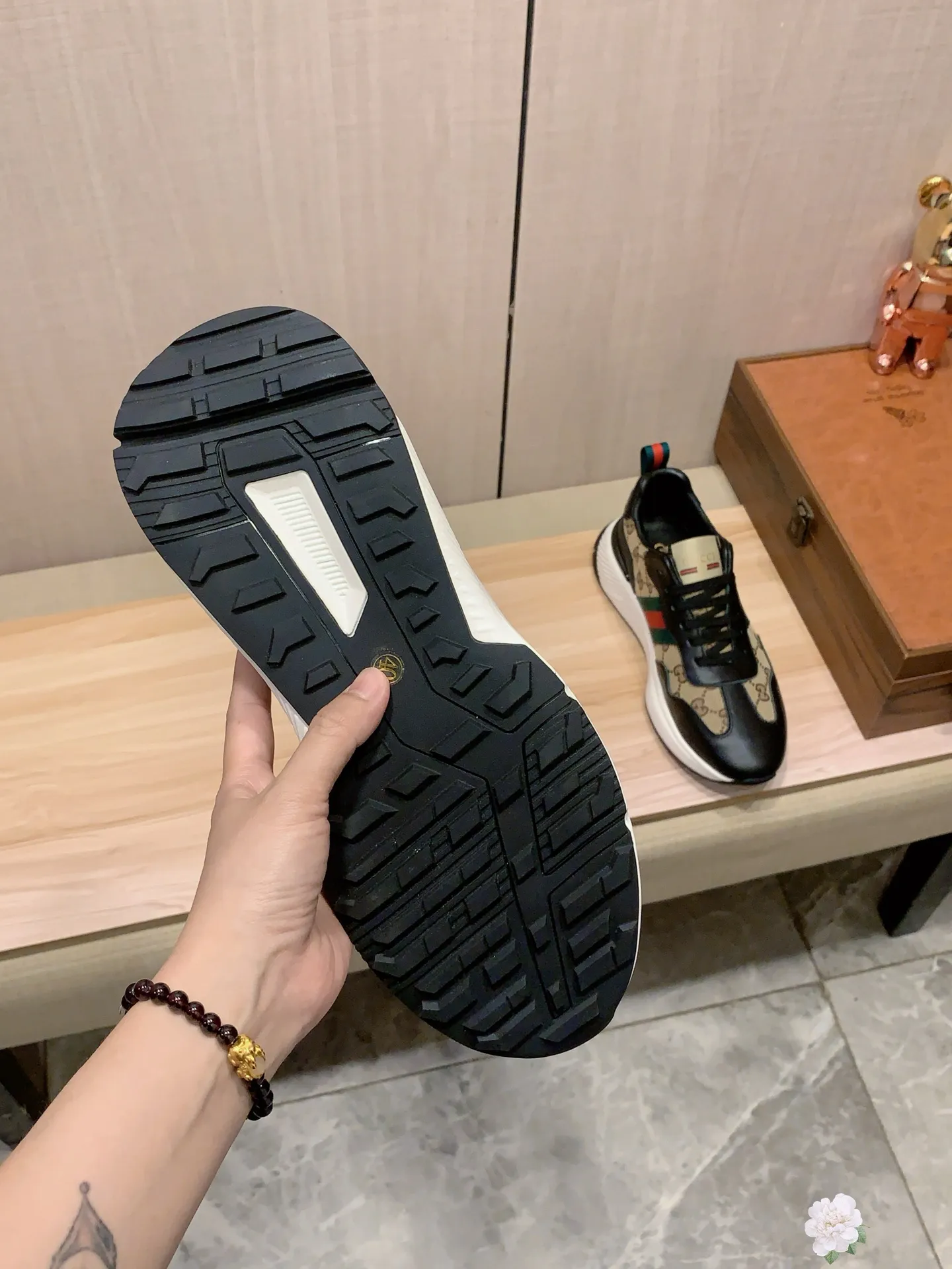 Men's men's shoes💰460💰💰🎩🎩[Lightning][Lightning] "Gucci*" The latest • popular casual shoes, top brand [seduce] luxury ~ purchasing agency, top ~ quality. [Strong] The upper is made of imported breathable cowhide with woven material ➕ breathable sheepskin feet (•) and fine workmanship. The original stylish and stylish soft rubber wear-resistant and non-slip outsole is light and comfortable on the feet. The real thing looks better when photographed. 010: Size: 38-44, 4️⃣ colors selected